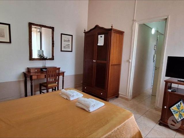 Monolocale arredato Utenze incluse Centro stori