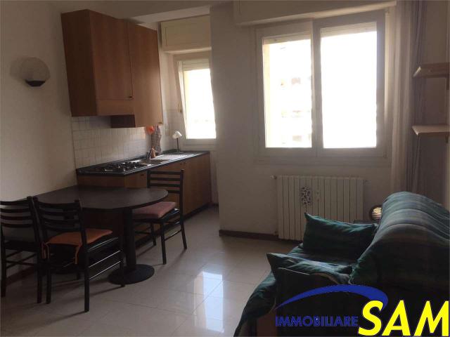 MONOLOCALE ARREDATO VIALE CORSICA