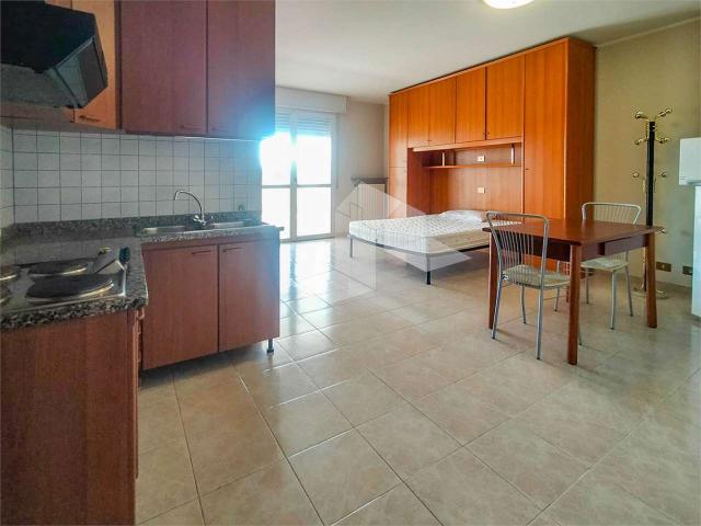 MONOLOCALE ARREDATO ZONA OSPIZIO