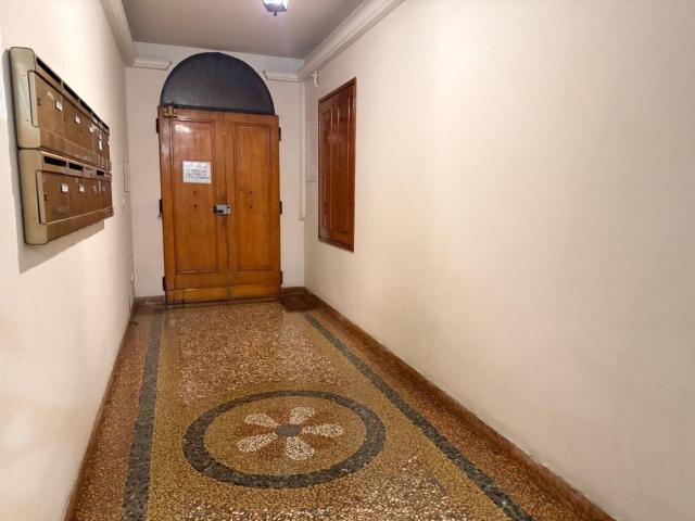 Monolocale buono stato, piano terra, Santo Stefano, Bologna