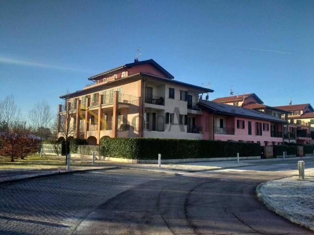 Monolocale buono stato, secondo piano, Lissago Calcinate, Varese