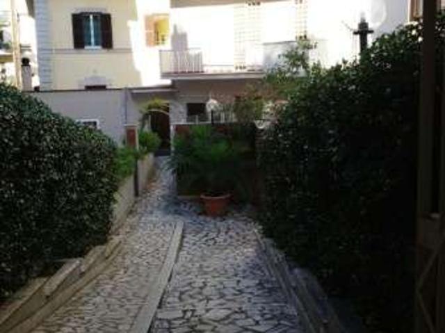 Monolocale con terrazzo Trieste, salario