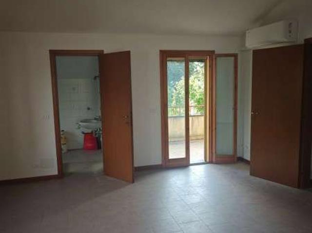 Monolocale con terrazzo Bolognina