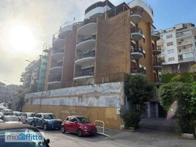 Monolocale con terrazzo Cassia, tomba di nerone, roma