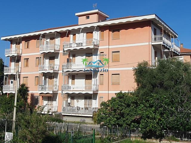 Monolocale con terrazzo in via carminati, Andora