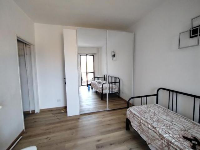 Monolocale con balcone a Pasteur M1