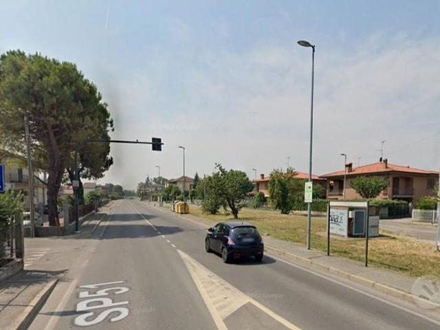 Monolocale con posto auto disponibile