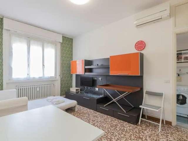 Monolocale in affitto a Tibaldi, Milano