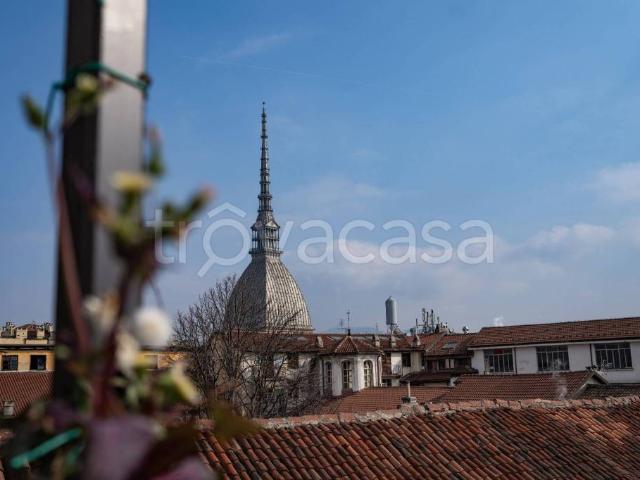 Monolocale in affitto a Torino, Via della Rocca