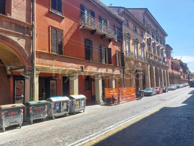 Monolocale in affitto a Bologna, Santo Stefano