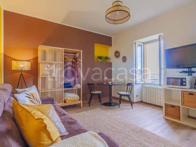 Monolocale in affitto a Brunate via Roma