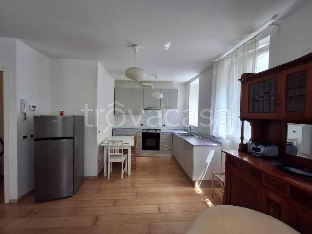 Monolocale in affitto a Clusone via fanzago, 31