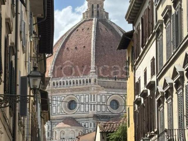 Monolocale in affitto a Firenze via dell'Oriuolo, Duomo