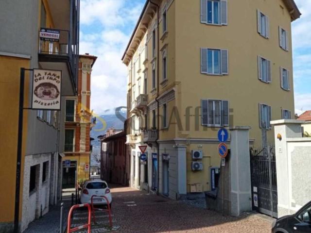 Monolocale in affitto a Luino