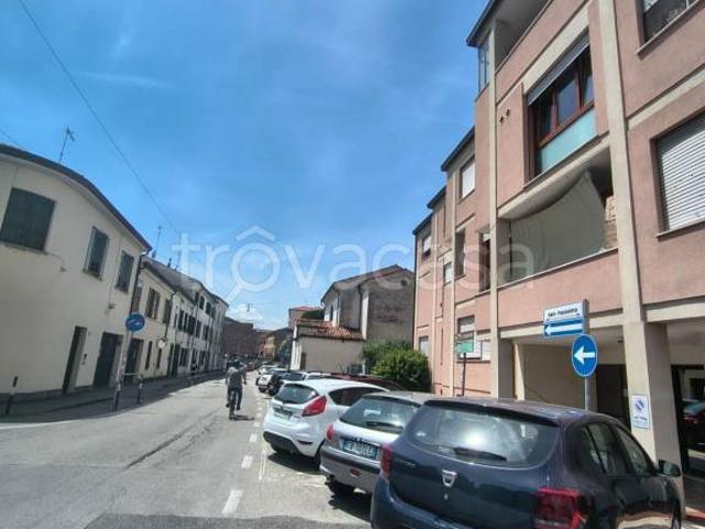 Monolocale in affitto a Padova via San Massimo, 91, Portello Ospedali