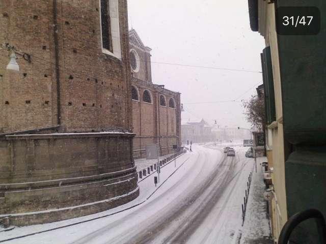 Monolocale in affitto a Prato della Valle, Padova
