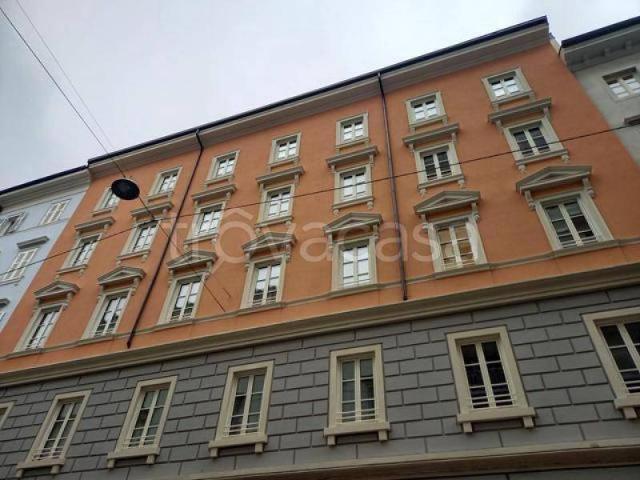 Monolocale in vendita a Trieste, Borgo Teresiano