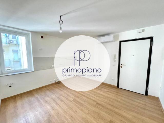 Monolocale in vendita a Trieste, Borgo Teresiano