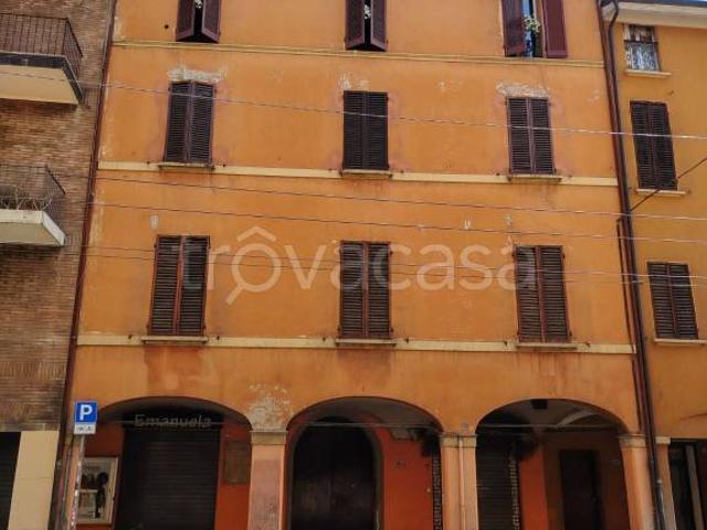 Monolocale in vendita a Bologna, Santo Stefano