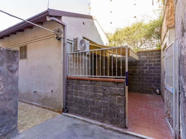 Monolocale in vendita a Catania via Principe Nicola 135, Picanello