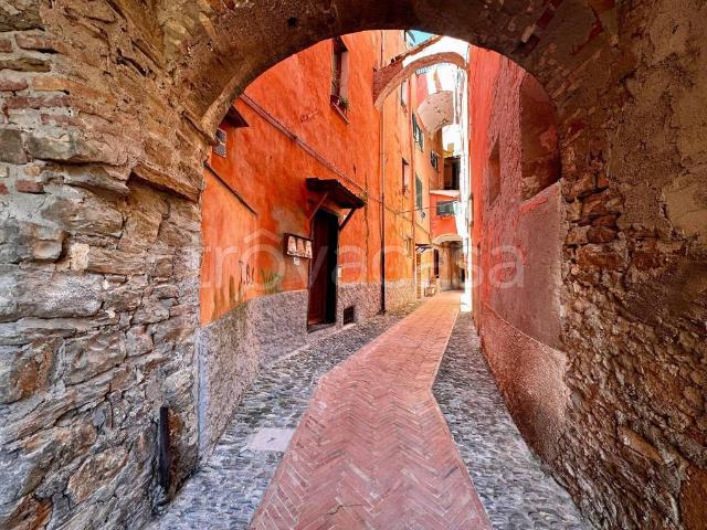 Monolocale in vendita a Imperia via Santa Chiara, 13, Porto Maurizio