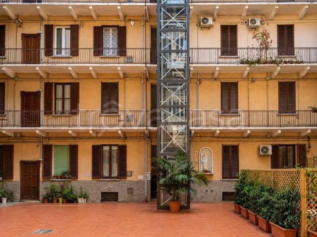 Monolocale in vendita a Milano, Gambara