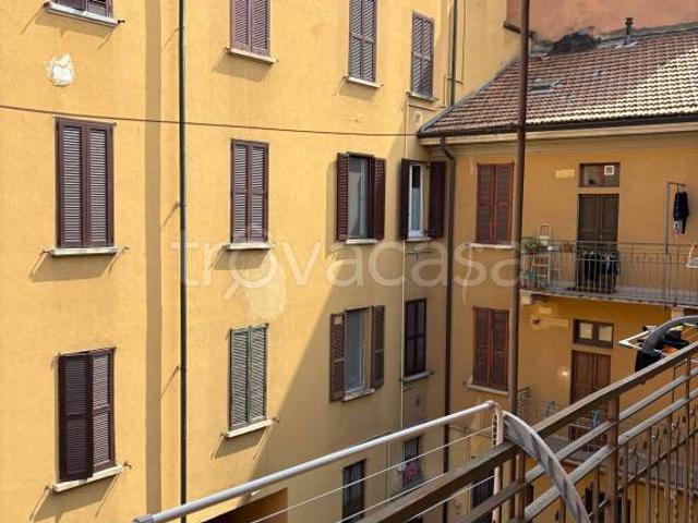 Monolocale in vendita a Milano via Correggio, Amendola Buonarroti