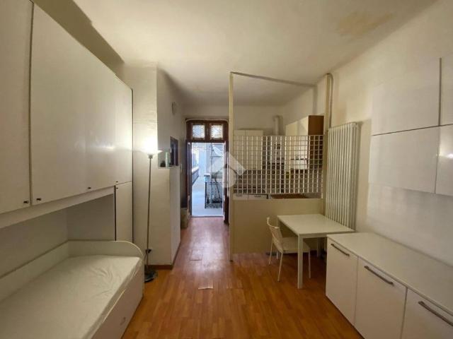 Monolocale in vendita a Milano via Delle Leghe, 16, Pasteur
