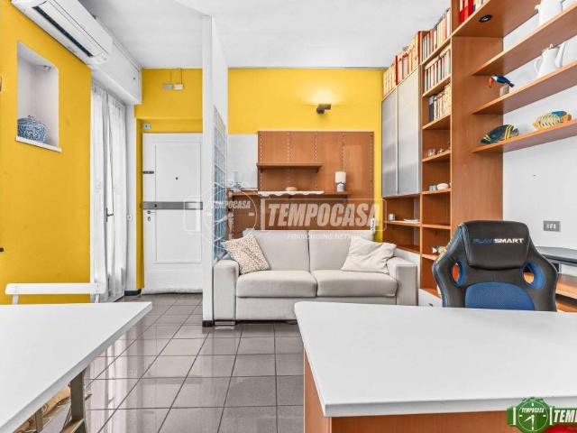 Monolocale in vendita a Milano via Emilio Cornalia, Melchiorre Gioia