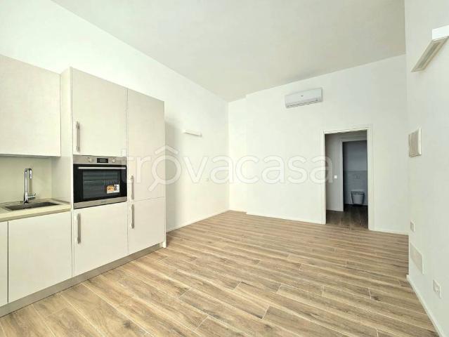 Monolocale in vendita a Milano, Vigentino Fatima