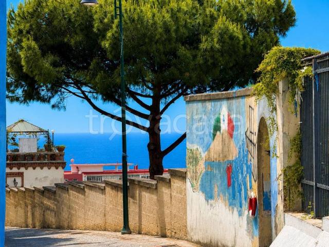 Monolocale in vendita a Napoli via Nicola Ricciardi, 58, Posillipo