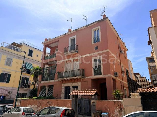 Monolocale in vendita a Napoli via Eurialo, 35, Bagnoli