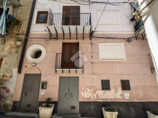 Monolocale in vendita a Palermo, Tribunale
