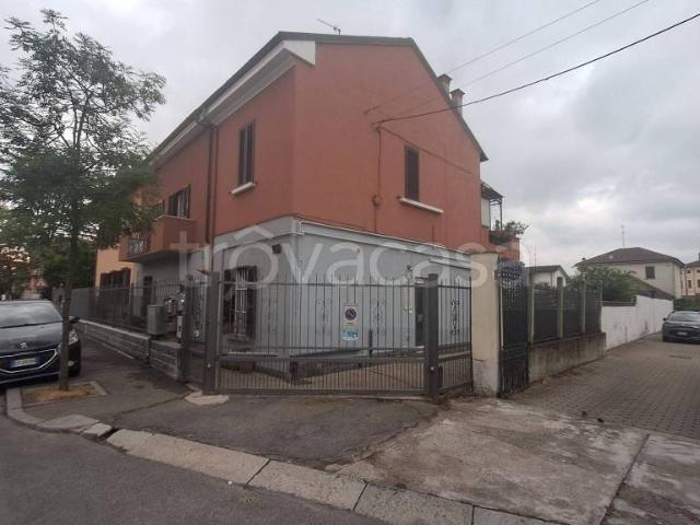 Monolocale in vendita a Pavia, Viale Cremona