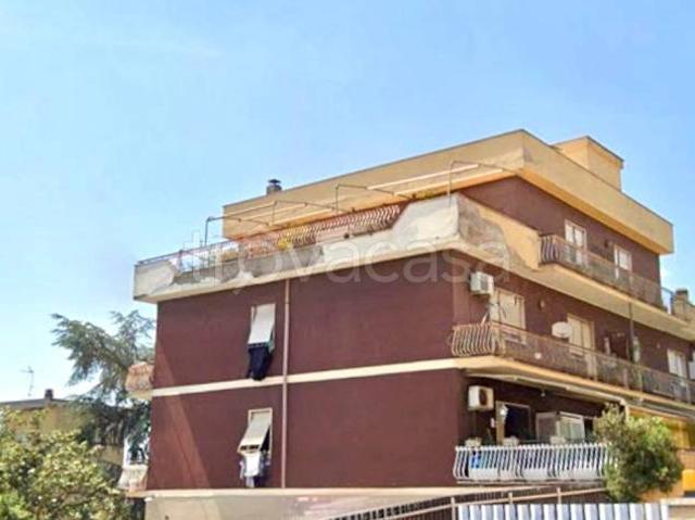 Monolocale in vendita a Roma via Motta Camastra, Rocca Cencia