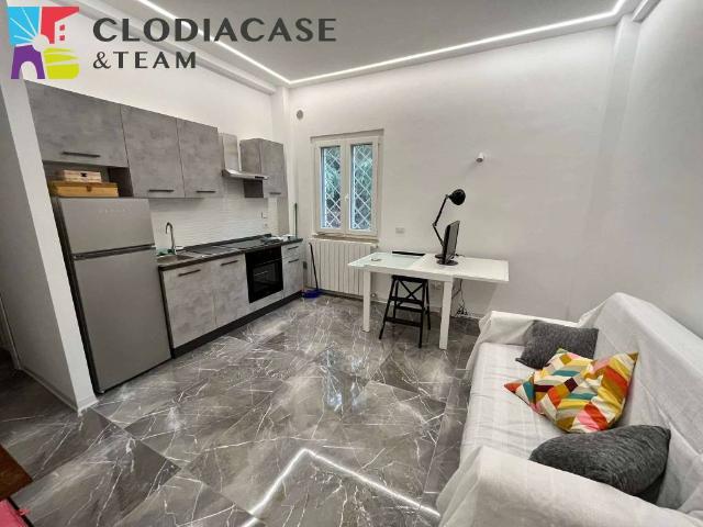 Monolocale in vendita a Roma via Anicio Paolino, Arco di Travertino