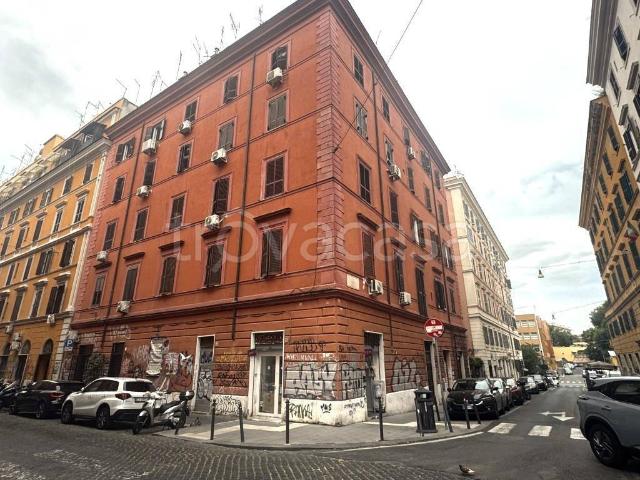 Monolocale in vendita a Roma via degli Equi, San Lorenzo