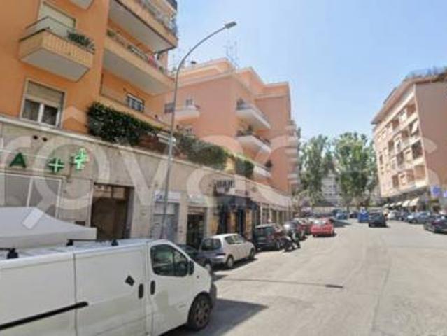 Monolocale in vendita a Roma via Duccio Galimberti, Balduina