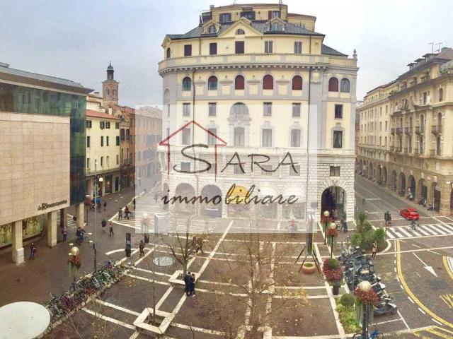 Monolocale piazza Garibaldi 8, Piazze Duomo, Padova