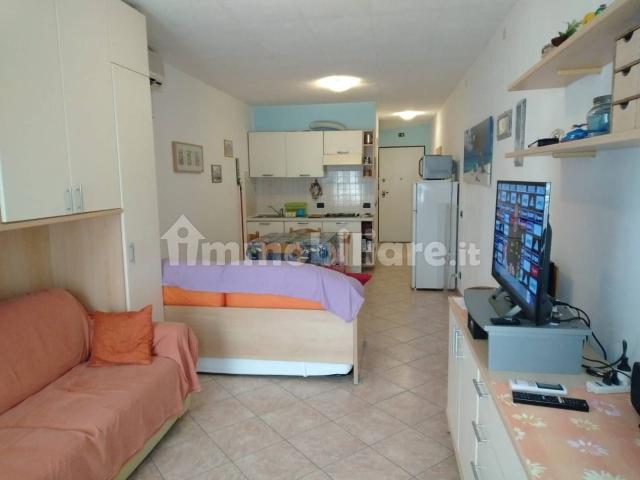 Monolocale via Aurelia 88, Centro, Ceriale