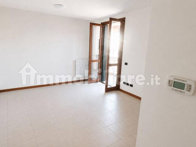 Monolocale via Brusaporto, Seriate