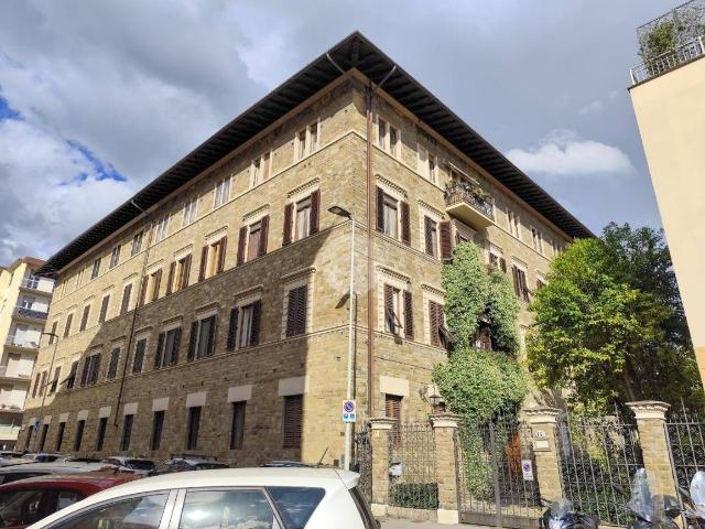 Monolocale via Cairoli 1, Campo di Marte, Firenze