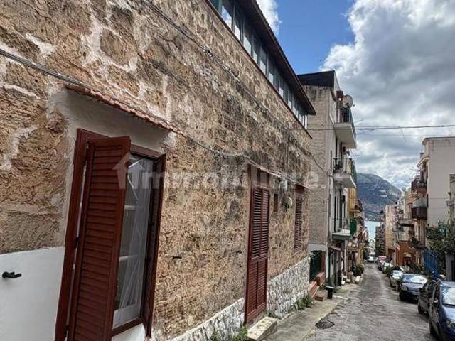 Monolocale via Delfini, 48, Mondello Valdesi, Palermo