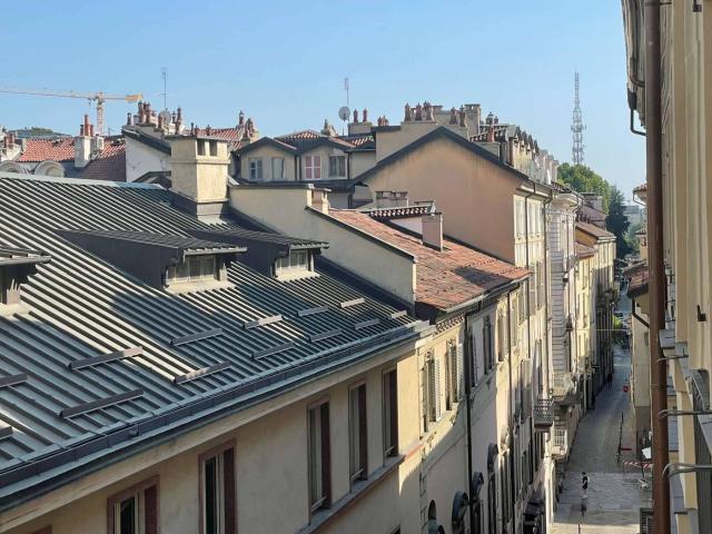 Monolocale via delle Orfane 5, Quadrilatero Romano, Torino