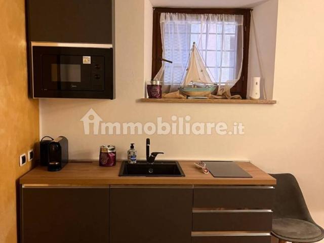 Monolocale via Scrimiari, Veronetta, Verona