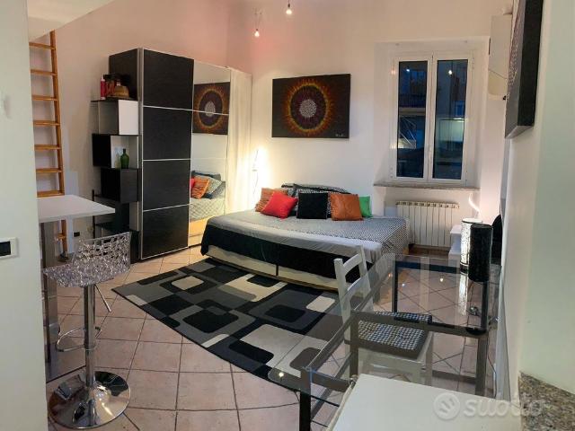 Monolocale 33 m quadri arredato zona Porta Genova