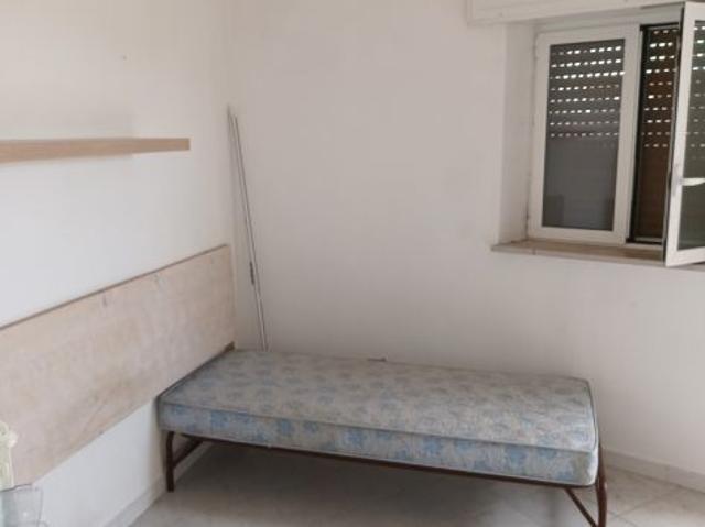 monovano con cucinotto e bagno