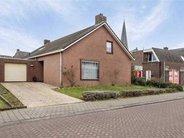 Monseigneur Nolensstraat 4, 6039CK, Stramproy, Limburg 6039CK