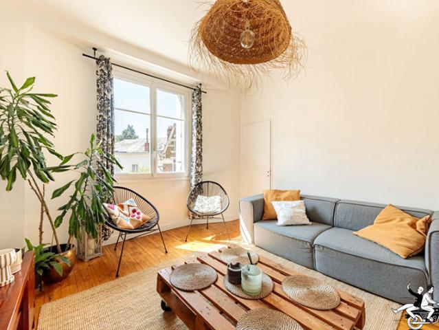 MONSELET APPARTEMENT TYPE 3 TRAVERSANT CHARME DE L'ANCIEN & RÉNOVATION MODERNE