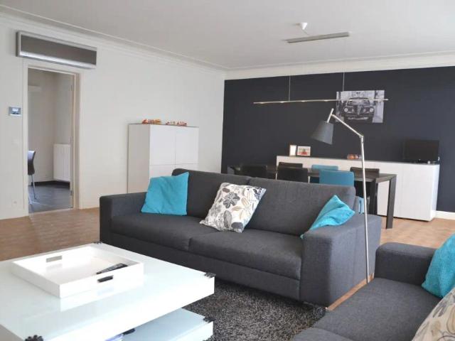 Mooi appartement met 2 slaapkamers, bureau en groot terras!